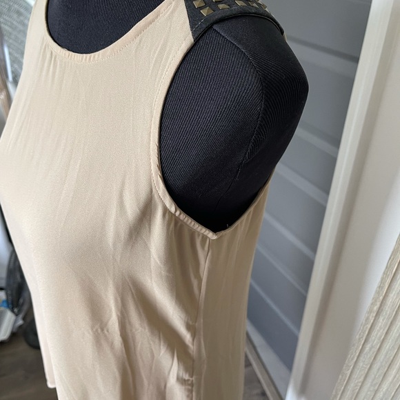 Nice looking Taupe/Tan sleeveless Hi-Low Tunic w/ leather looking & stud detail - Picture 2 of 12